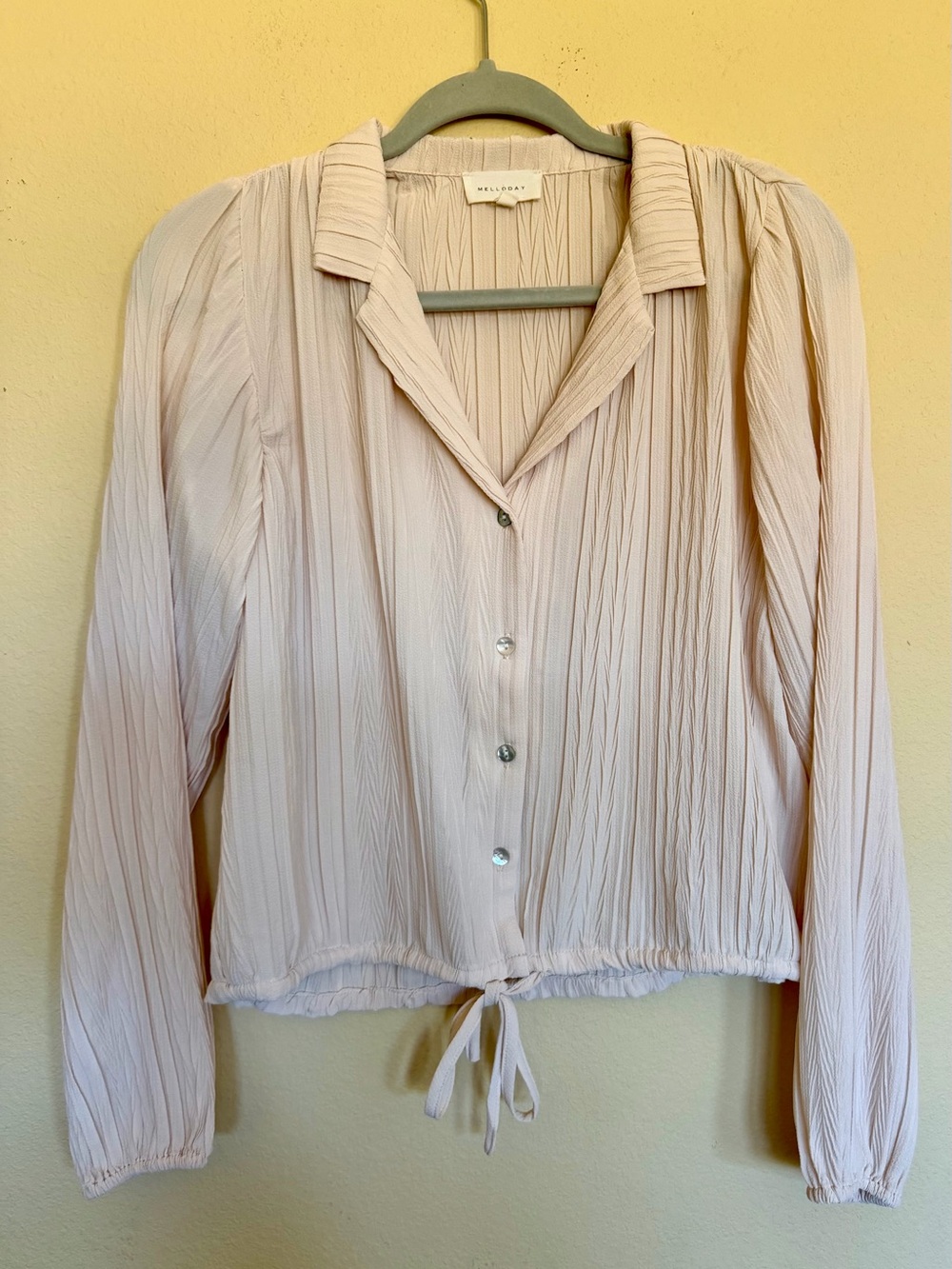 Melloday long sleeve pleated button-down blouse with tie-front size xs